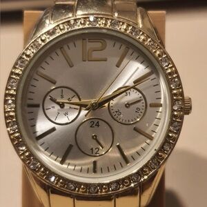 🦋10/$20🦋 FMDAL808 Goldtone/Silver/Rhinestone Women's Watch